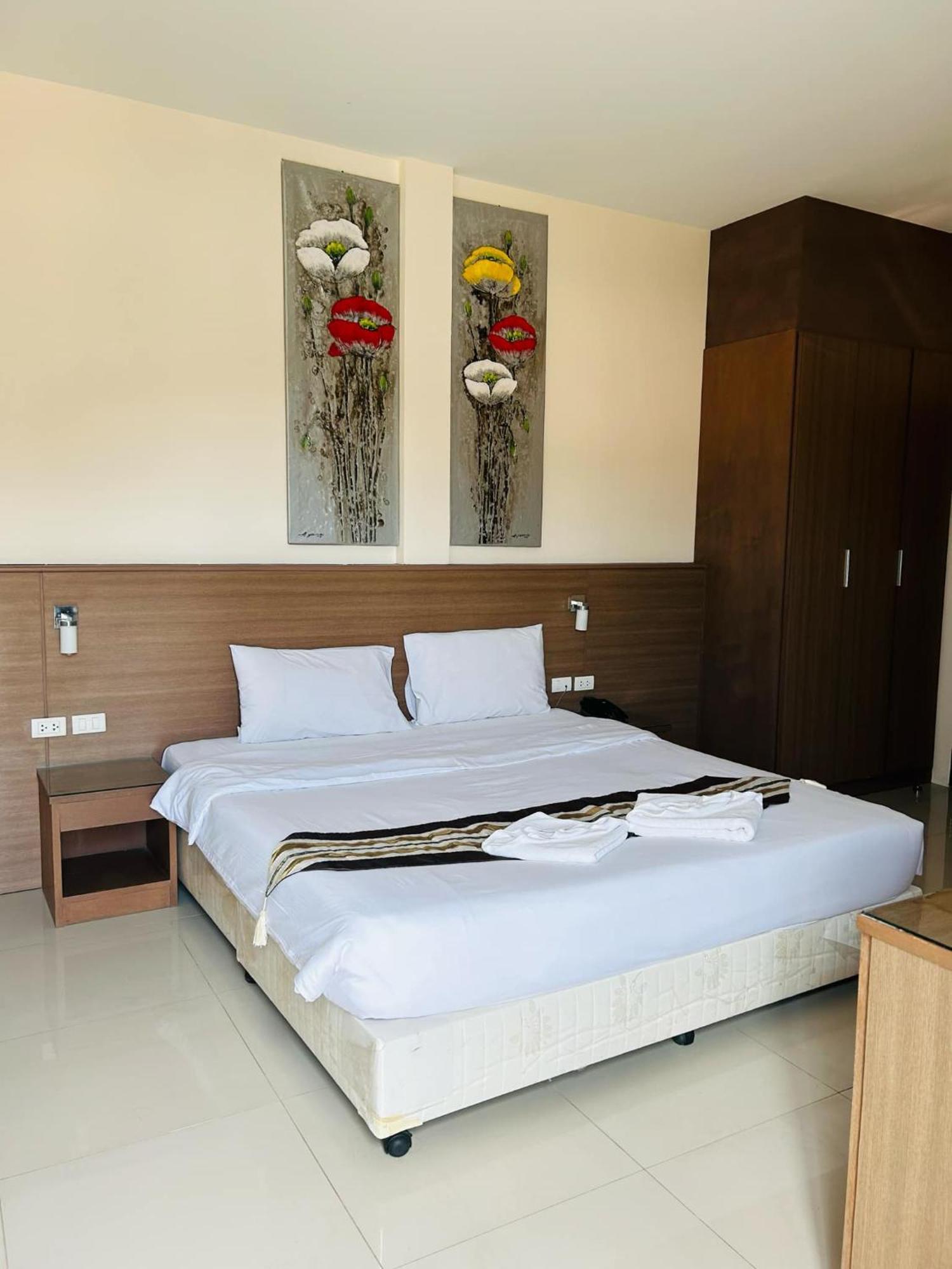 Royal Waves Hotel Patong Exteriér fotografie